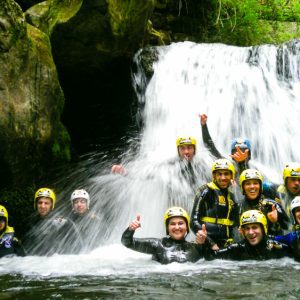 Explorar Cascatas e Lagoas: Caminhada Aquática em Sever do Vouga (Grupos)