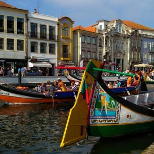 Passeio de Barco Moliceiro nos Canais da Cidade de Aveiro
