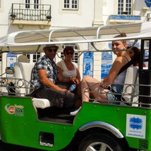 Passeio em Tuk-Tuk pela Cidade de Aveiro com Oferta de Prova de Ovos Moles