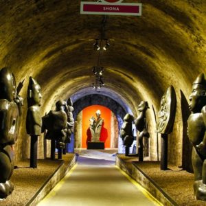 Visita ao Aliança Underground Museum com Prova de Vinhos, Espumantes & Leitão (Grupos)